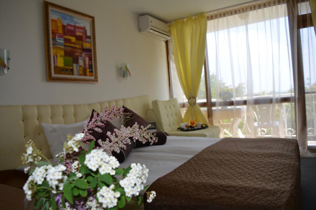 Sunshine Pearl Family Hotel Kavarna Bagian luar foto